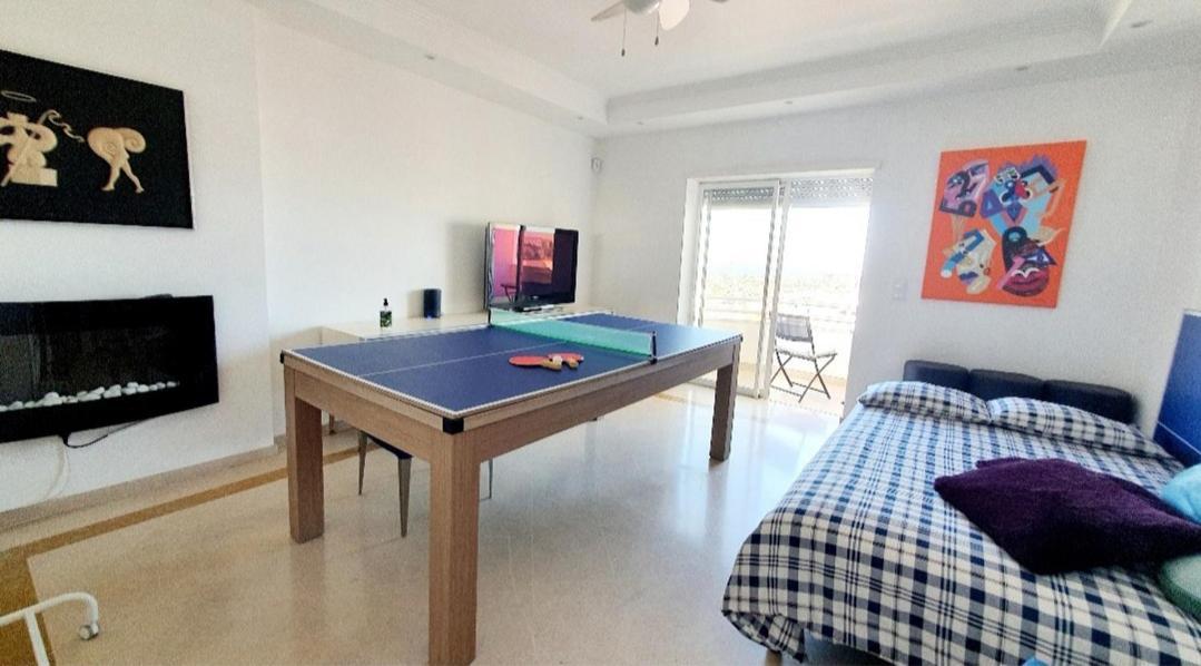 River View & Close To The Beach - Quarto Em Алмада Екстериор снимка